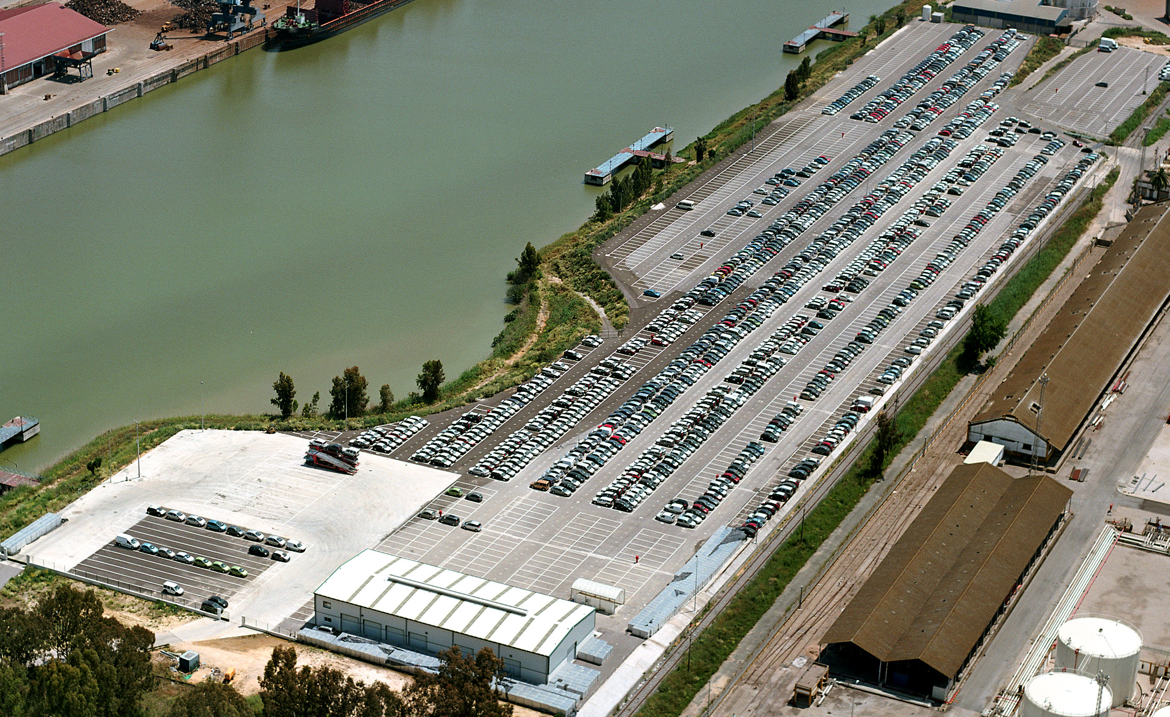 Terminal StockAuto Sur, Filial de SETRAM, en Puerto Sevilla 